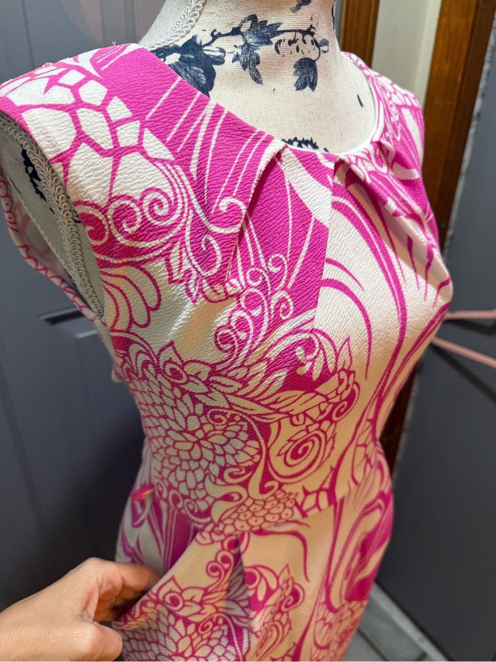 Pink -white tropical paisley peacock print vacation dress (small) with pockets! - Picture 3 of 14